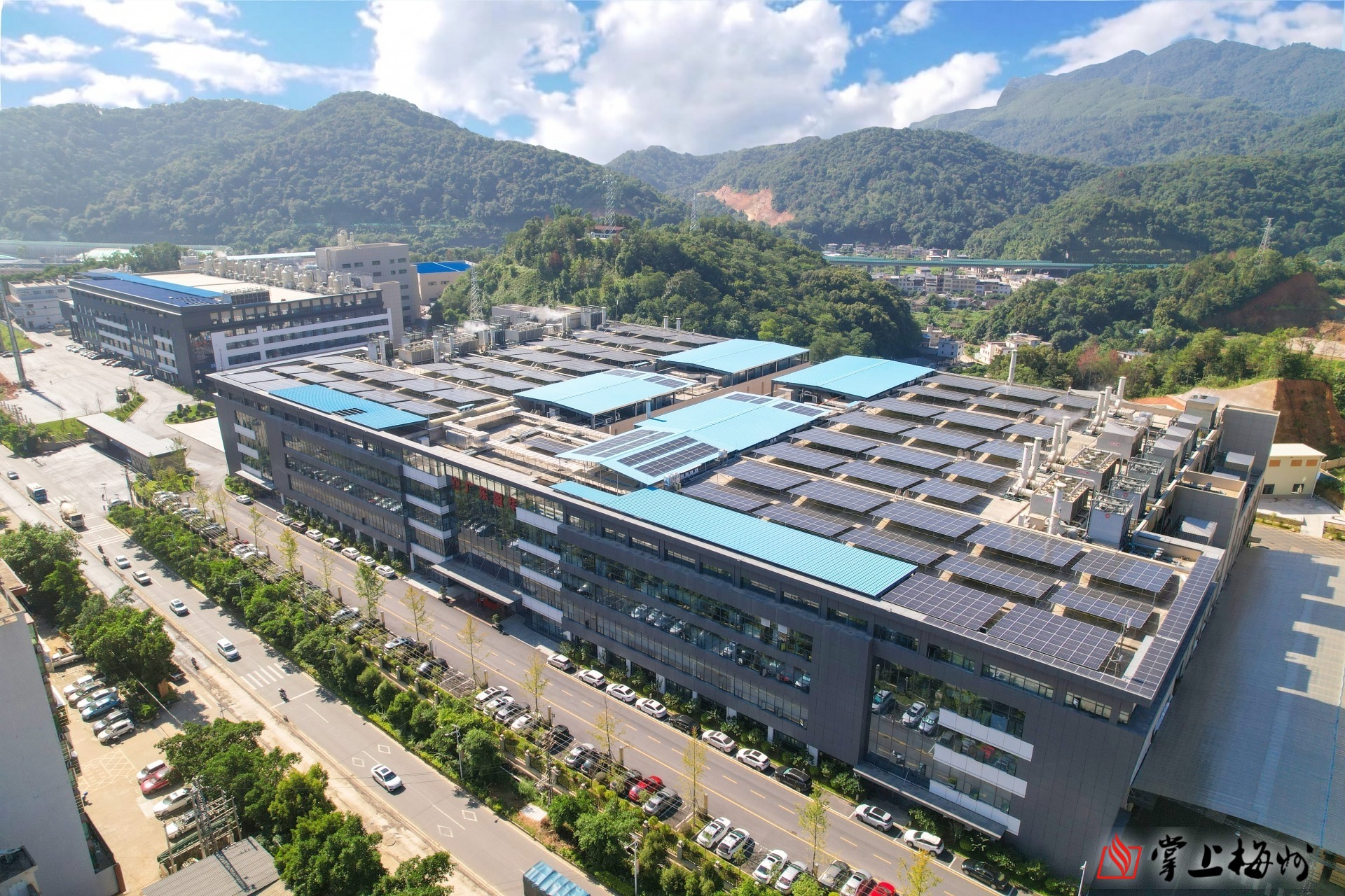 深耕铜箔创佳绩 向“新”而行促蝶变——记全国工业和信息化系统先进集体广东盈华电子科技有限公司